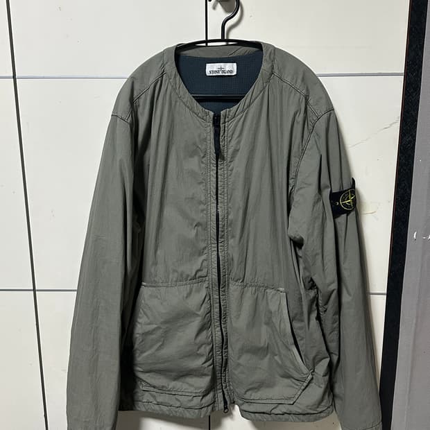 (백화점판) 스톤아일랜드 코튼나일론 바람막이 넥리스 자켓 XL