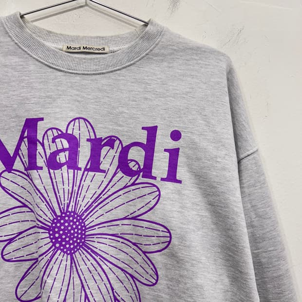 마르디 메크르디 그레이퍼플 플라워 맨투맨