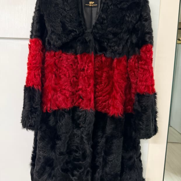 블랙&레드 리얼 양퍼 코트