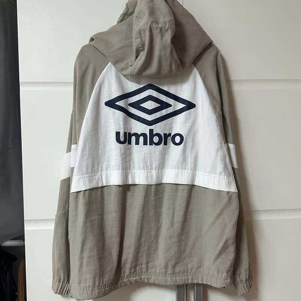 엄브로 베이지 후드 집업