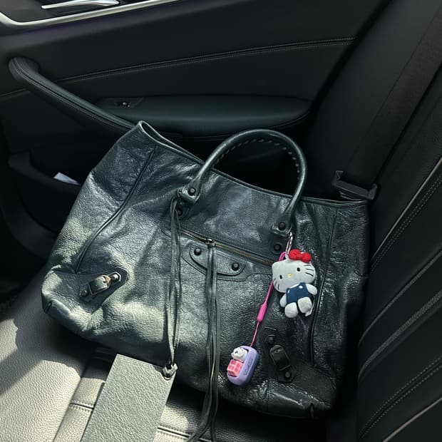 발렌시아가 모터백 라지 다크그레이