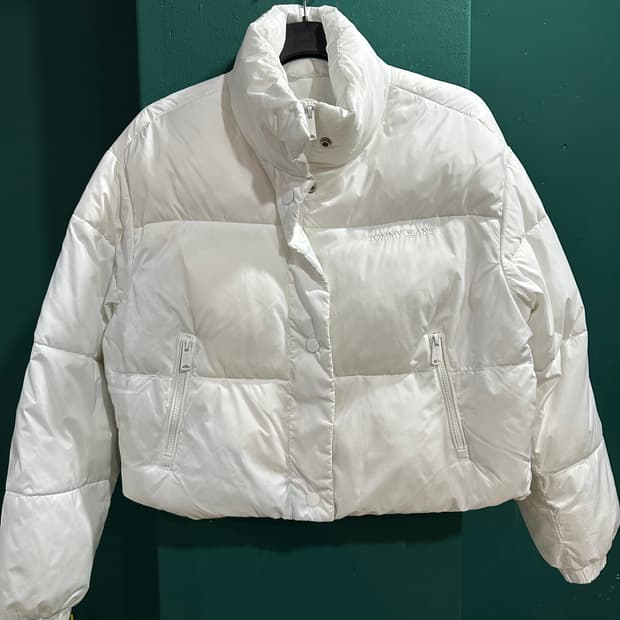 타미힐피거 크롭 오버핏 화이트패딩 M