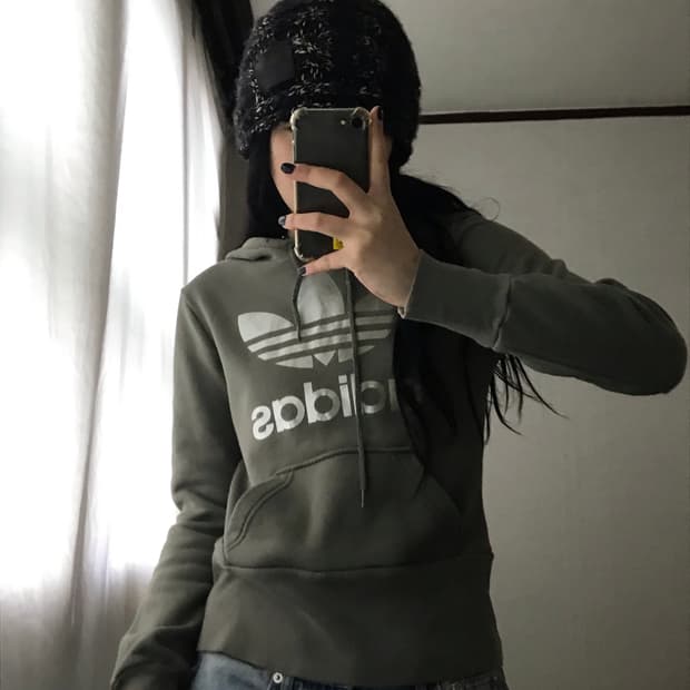 아디다스 카키 실버 후드티