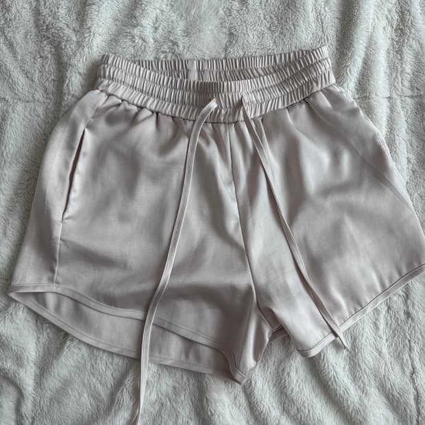 체리퀴리 새틴 팬츠