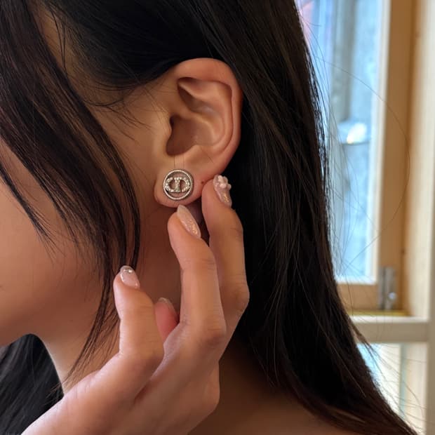 디올 정품 업사이클링 실버 크리스탈 라운드 귀걸이