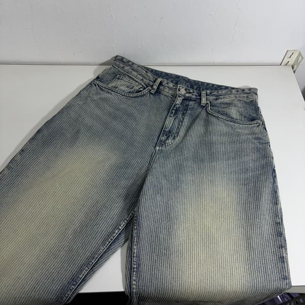 32 L 벨리에 루즈일자핏 스트라이프 녹워싱 데님팬츠