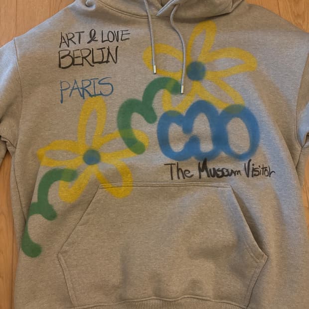 더 뮤지엄 비지터 프린팅 후드 (L)