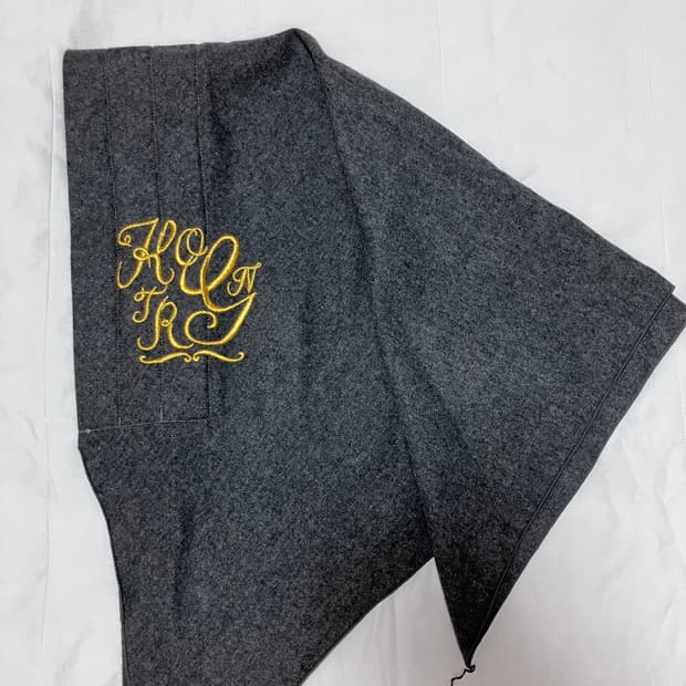 캐피탈 바부슈카 그레이