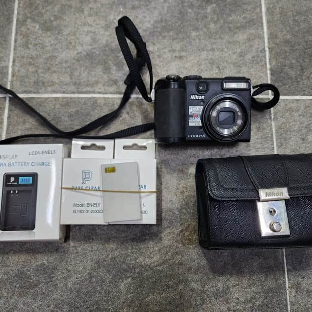 니콘 쿨픽스 P5100 빈티지 카메라