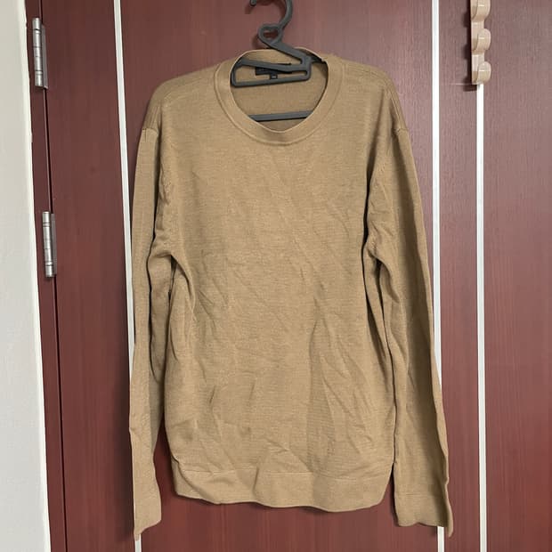 베이지 라운드넥 니트