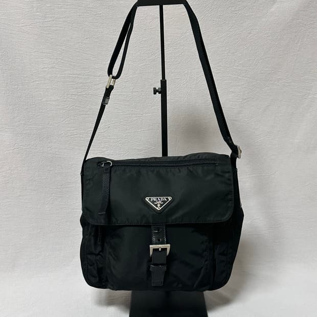 (컨디션굿)프라다 포코노 나일론 메신저백 버클 크로스백 주우재백