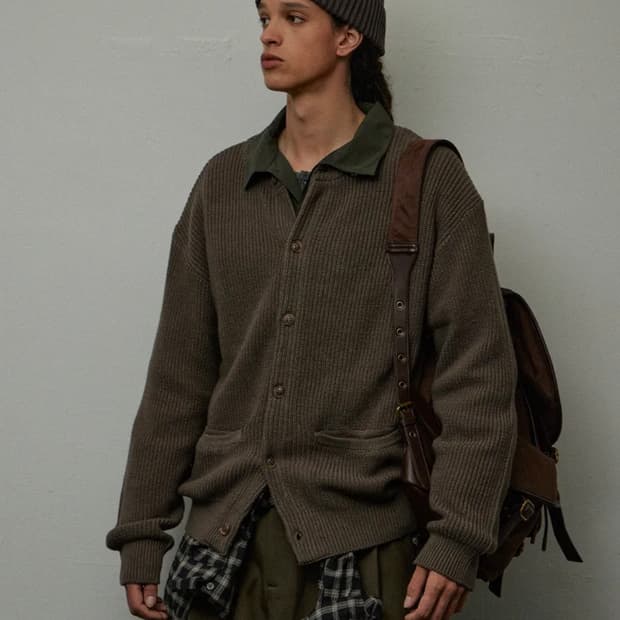 르아브 카멜리아 라운드넥 가디건 브라운