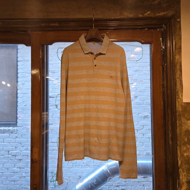 버버리 럭비티셔츠