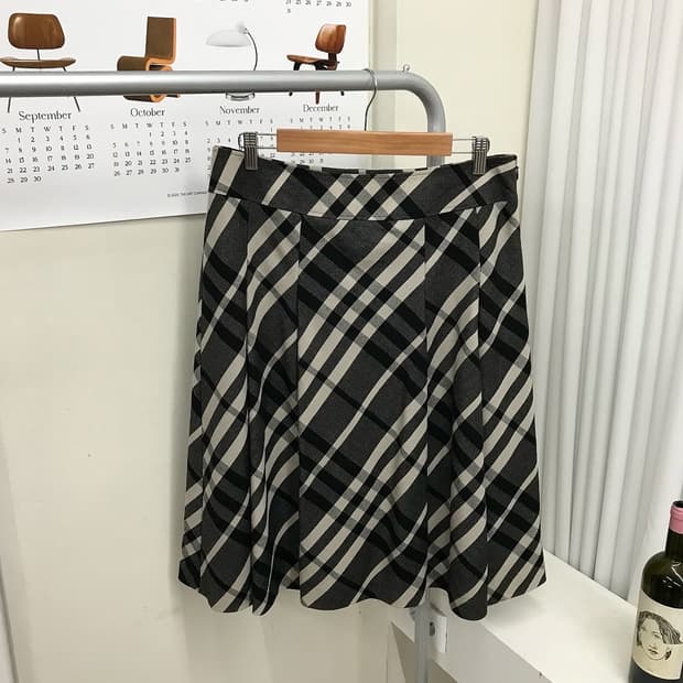 버버리 체크 미디 스커트 치마