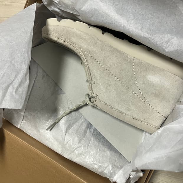 [275] 포스트아카이브팩션 클락스 베이지