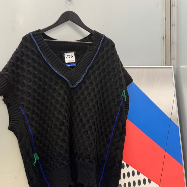 자라 x 아더에러 블랙컬러 오버사이즈 니트 베스트