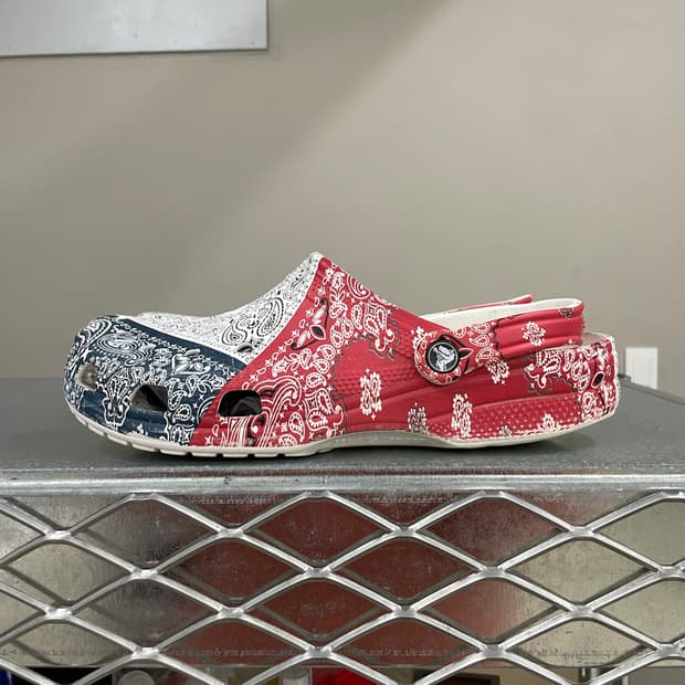 크록스 반다나 클로그 멀티 M10