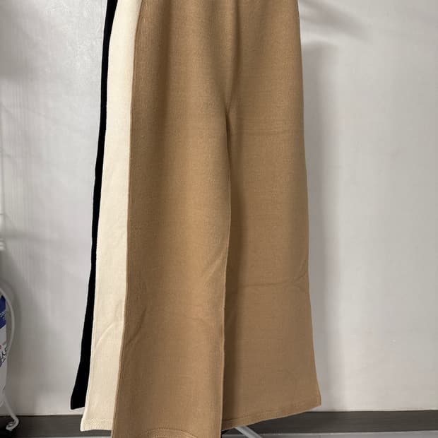 미착용 홀가먼트 니트팬츠  두께감있음