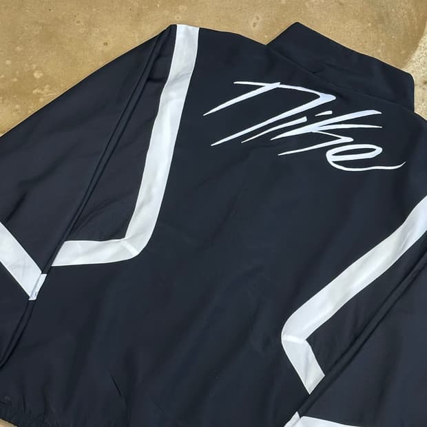 XL 나이키 화이트라인 블랙 바람막이 