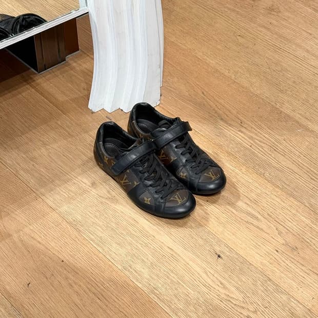 루이비통 모노그램 스니커즈 