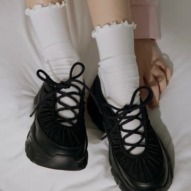 질바이질스튜어트 카시아 셔링 플랫폼 스니커즈 245