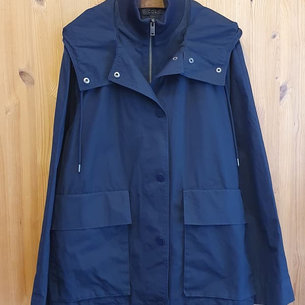 77.COS 피쉬테일 후드점퍼