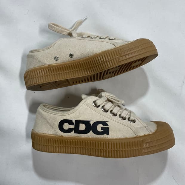 CDG 꼼데가르송 노베스타 스니커즈 