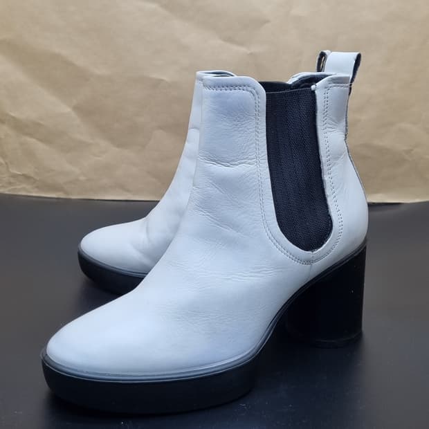 에코 여성앵클부츠220 굽8