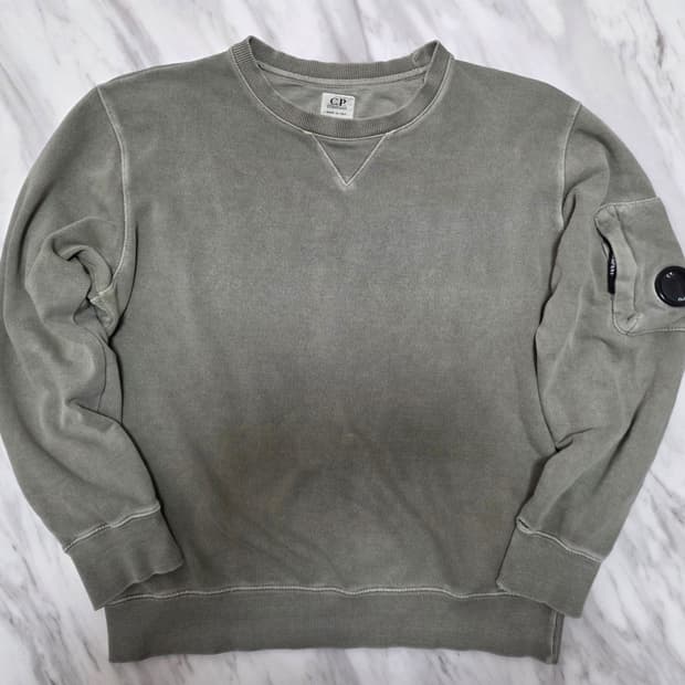 씨피컴퍼니 렌즈 맨투맨 