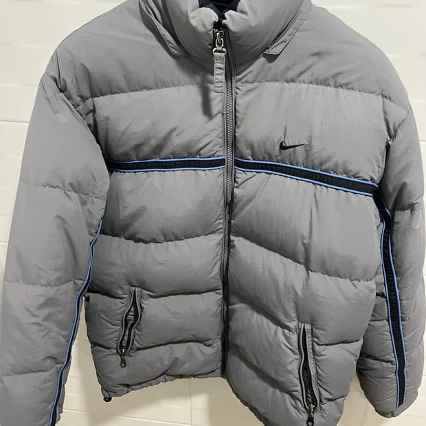 나이키 올드스쿨 다운패딩
