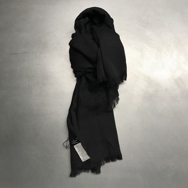 비비안웨스트우드 실크 혼방 머플러 블랙