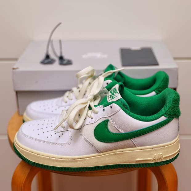 나이키 에어포스 1 '07 LV8 바시티 화이트 파인 그린