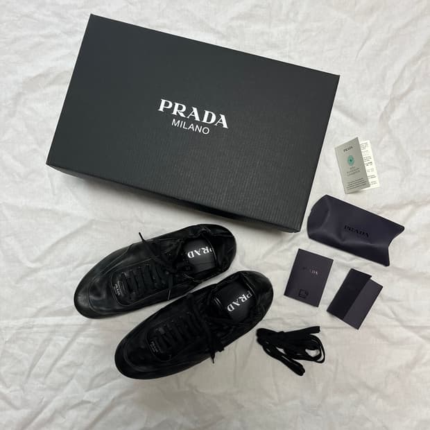 프라다(PRADA) 컬랩스 레더 스니커즈