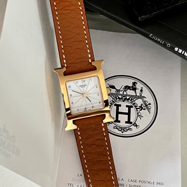 에르메스 H 아워 골드 시계 / 정품감정 . 케어