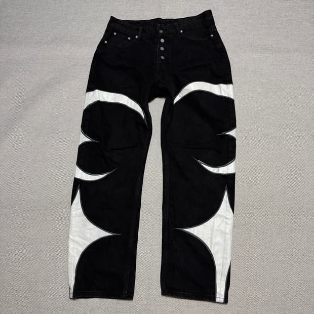 떠그클럽 초판 레더워싱 데님팬츠 블랙/화이트