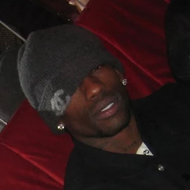 샤넬 캐시미어 비니 제니 스캇 착용