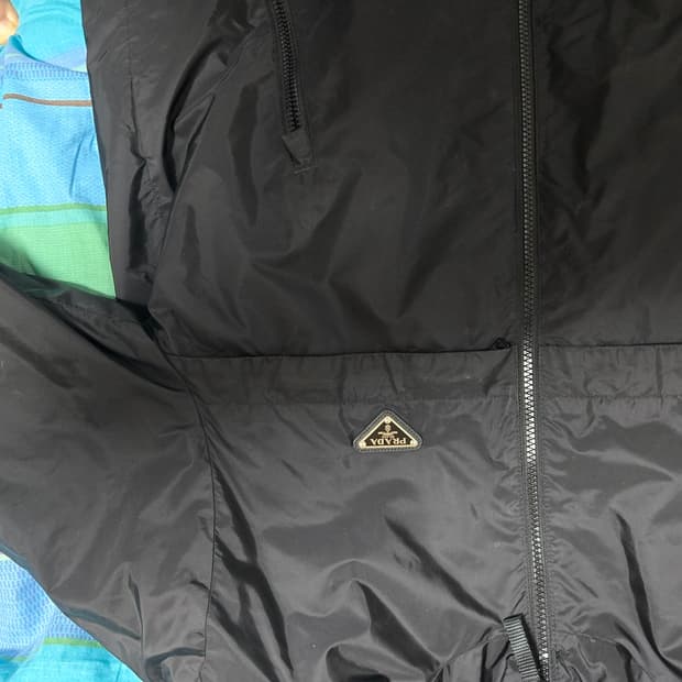 프라다 윈스 상하의 판매