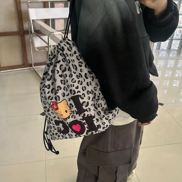HELLO KITTY DRAWSTRING BACKPACK 헬로키티 백팩