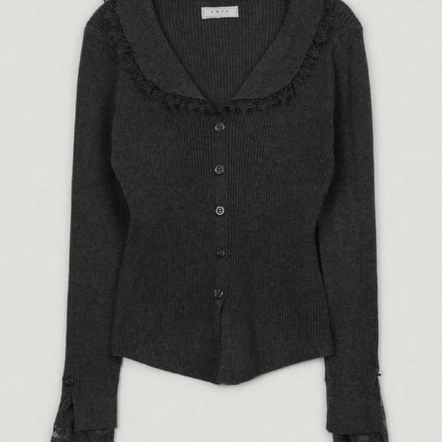 새상품 트위 베론 카라 레이스 플라워 버튼 긴팔 니트