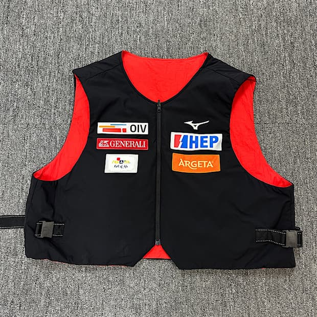 미즈노 크롭 양면 패딩 조끼 