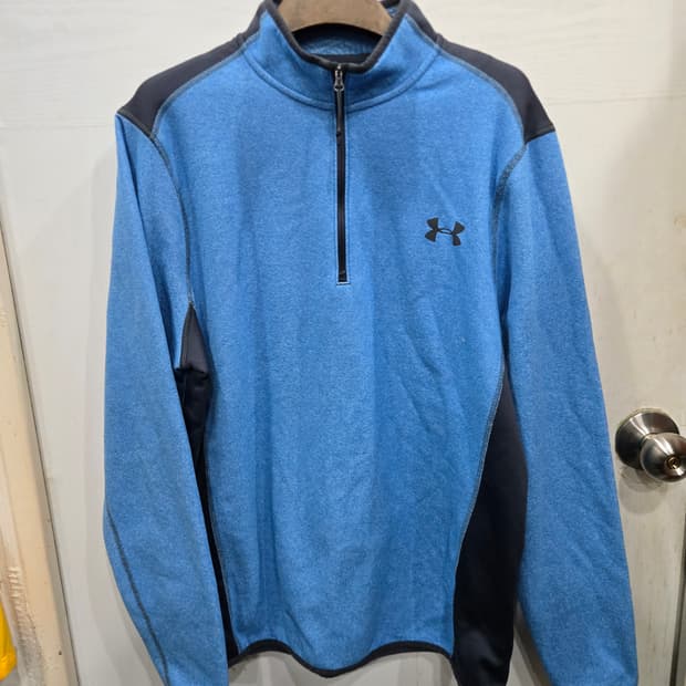 (MD/M사이즈) UNDER ARMOUR 언더아머 기모 긴팔티셔츠!