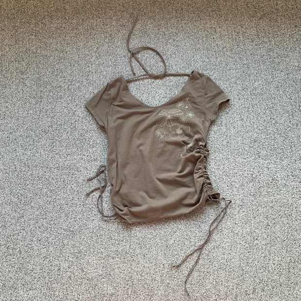 핀터레스트 모리걸 셔링 디테일 티셔츠