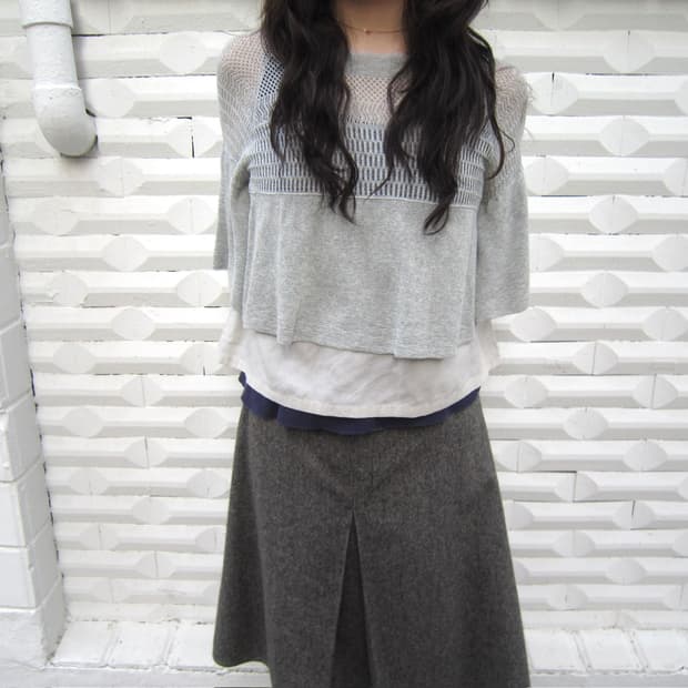 빈티지 니트 블라우스 메쉬 레이어드 디테일 루즈핏 그레이