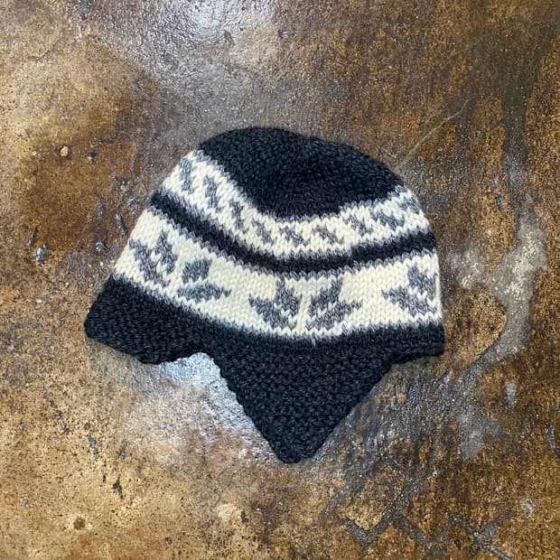 논네이티브 울 이어플랩 니트 캡