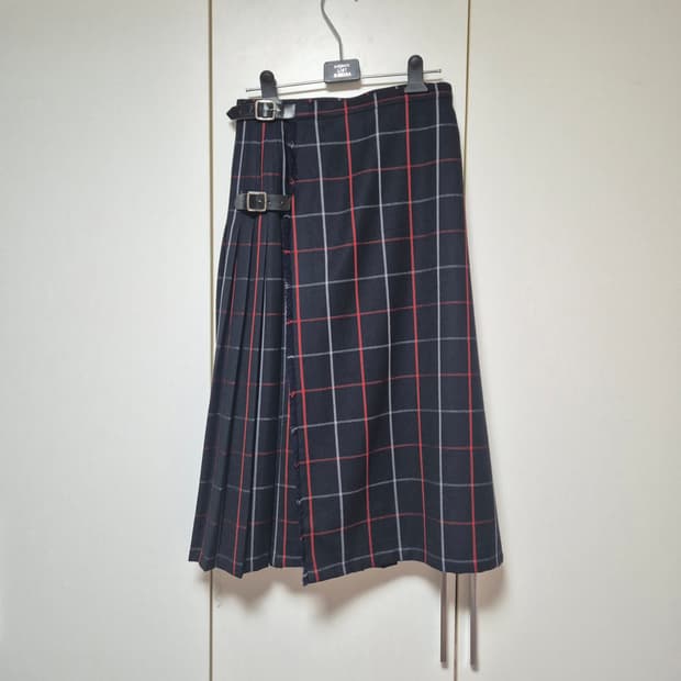 버버리 노바 체크 플리츠 랩 스커트