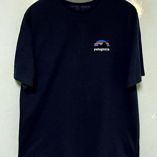 파타고니아 스카이라인 스텐실 남자 반팔티 네이비 라운드넥 캐주얼 M 95