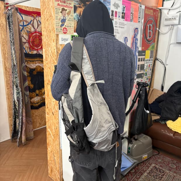 나이키 그레이 슬링백