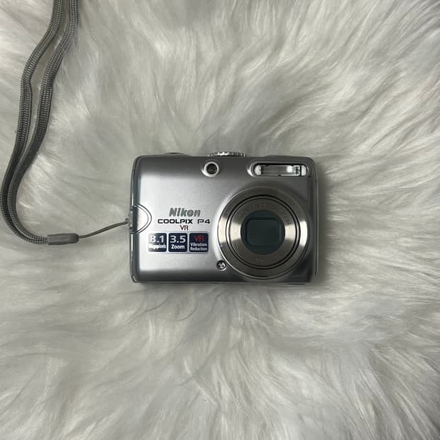 *풀박스/미품*Nikon p4(p3)쿨픽스 니콘 p4 빈티지 디카