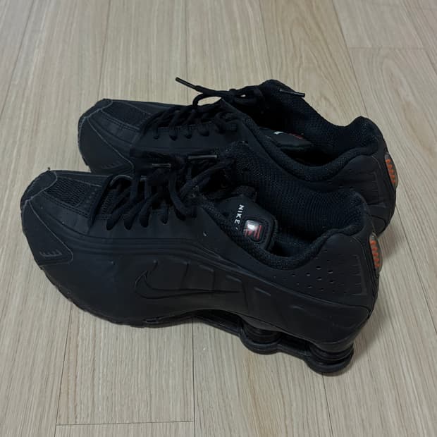 나이키 샥스 R4 블랙 265mm