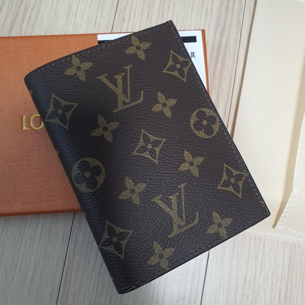 루이비통지갑 루이비통여권지갑 여권케이스 새상품